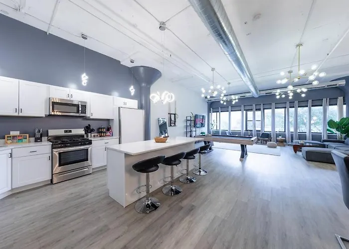 Apartamento Luxurious 5br Perfect For Group Of 12 Guests With Pool Table, Optional Parking And Gym Access Near Mccormick Place And Soldier Field Chicago