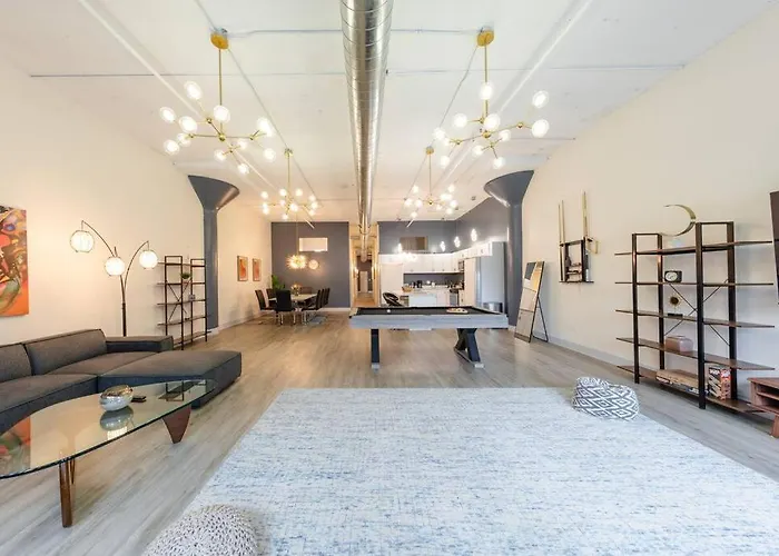 Luxurious 5br Perfect For Group Of 12 Guests With Pool Table, Optional Parking And Gym Access Near Mccormick Place And Soldier Field Apartamento *