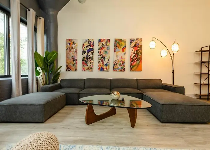 Luxurious 5br Perfect For Group Of 12 Guests With Pool Table, Optional Parking And Gym Access Near Mccormick Place And Soldier Field Apartamento