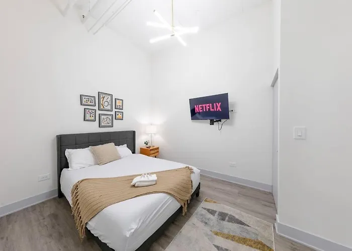 Apartamento Luxurious 5br Perfect For Group Of 12 Guests With Pool Table, Optional Parking And Gym Access Near Mccormick Place And Soldier Field